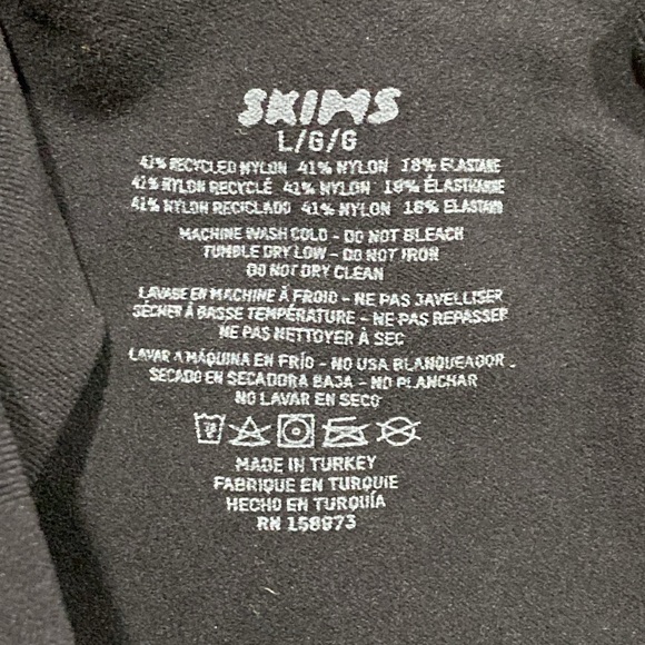 SKIMS Shapewear bodysuit seamless sculpt mid thigh bodysuit NWOT in black - Picture 4 of 4